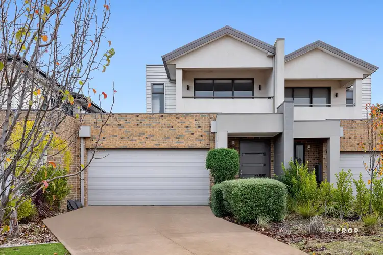 4/5 Greg Norman Drive, Sanctuary Lakes VIC 3030