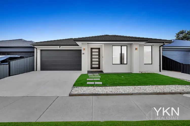30 Antonio Drive, Melton South VIC 3338