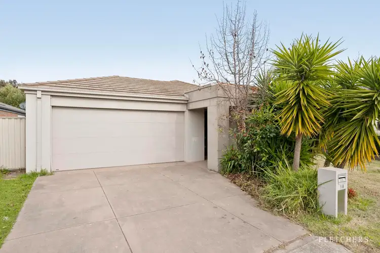 18 Celebration Circuit, Pakenham VIC 3810