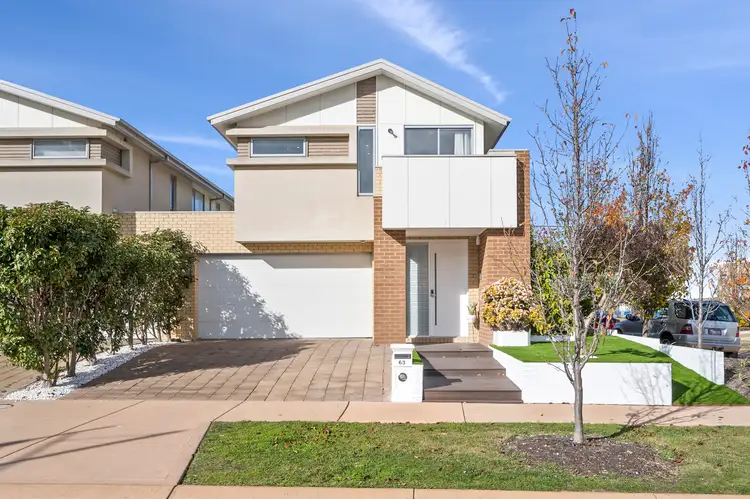 63 Broadbeach Circuit, Sanctuary Lakes VIC 3030