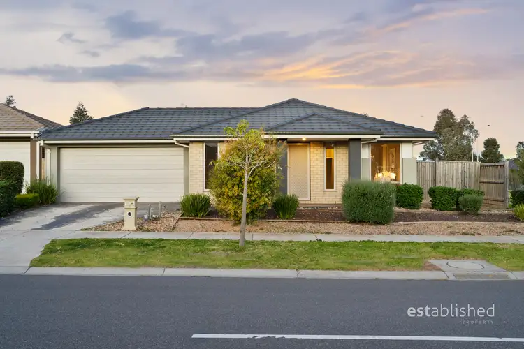 23 Swiss Way, Manor Lakes VIC 3024