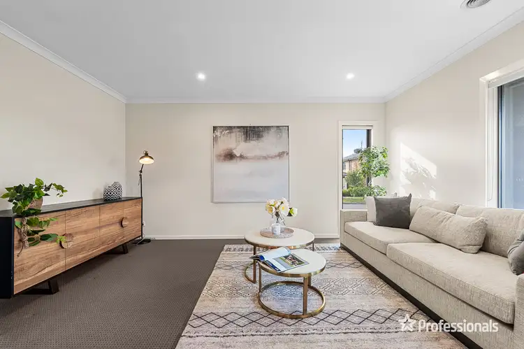 49 Noorat Place, Cranbourne North VIC 3977