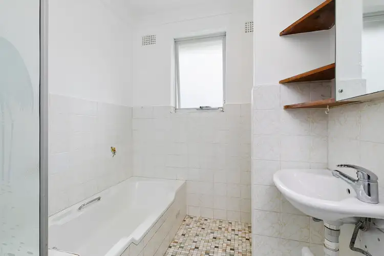 Fifth view of Homely apartment listing, 6/64 Carrington Parade, Curl Curl NSW 2096