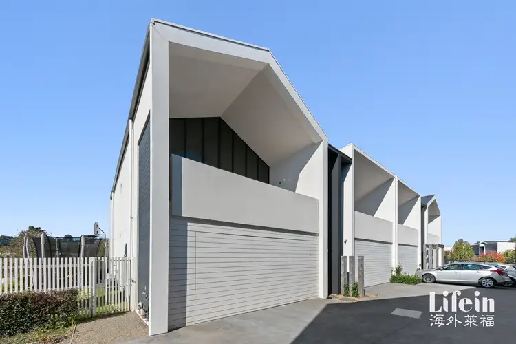 13 Belsay Chase, Chirnside Park VIC 3116