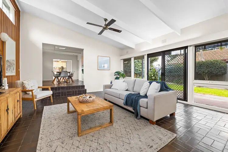 27 Mary Avenue, Edithvale VIC 3196