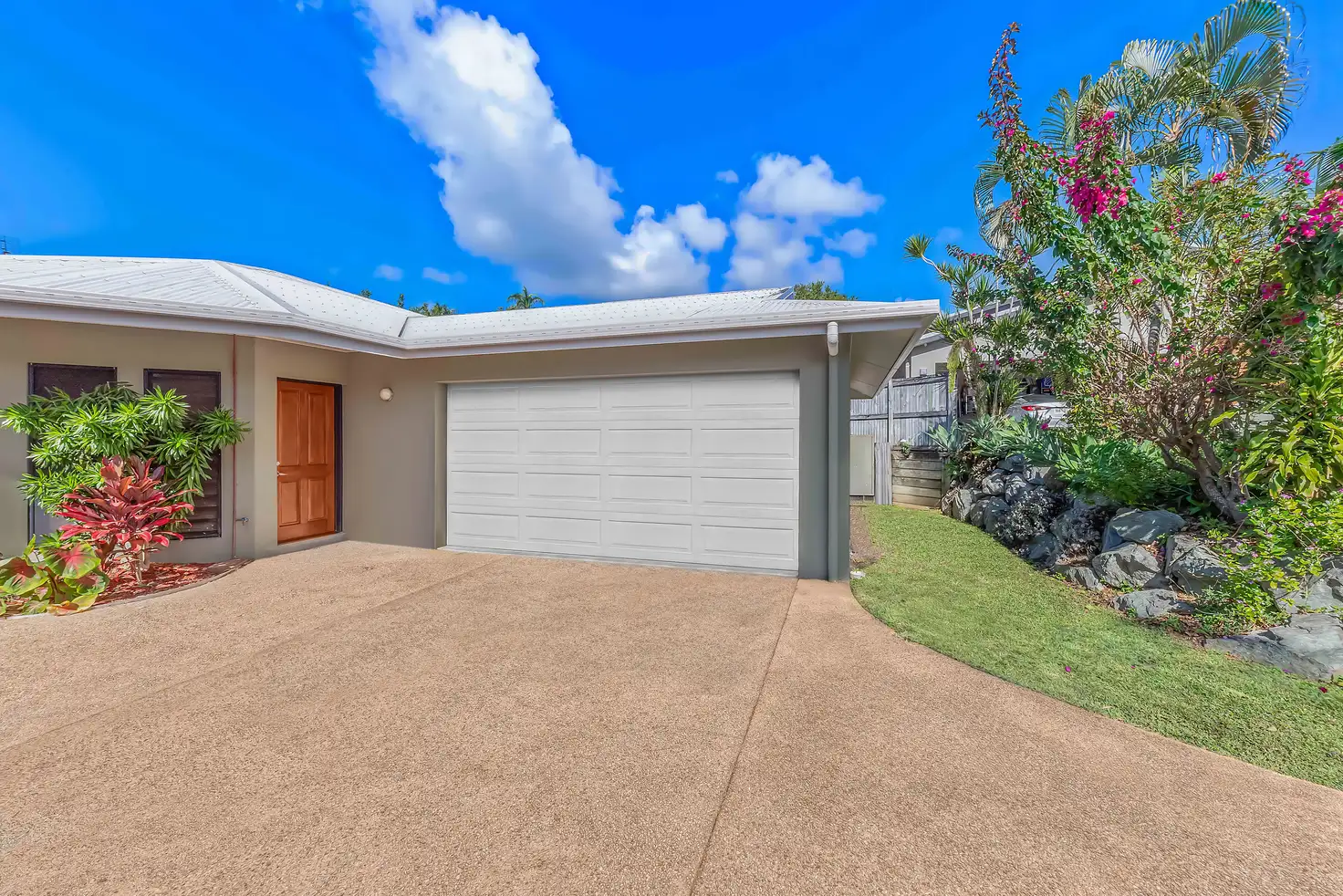 Main view of Homely semi-detached listing, 2/3 Wills Court, Cannonvale QLD 4802