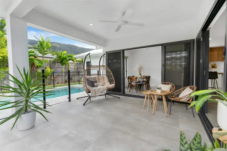 10 Seaside Parade, Palm Cove QLD 4879