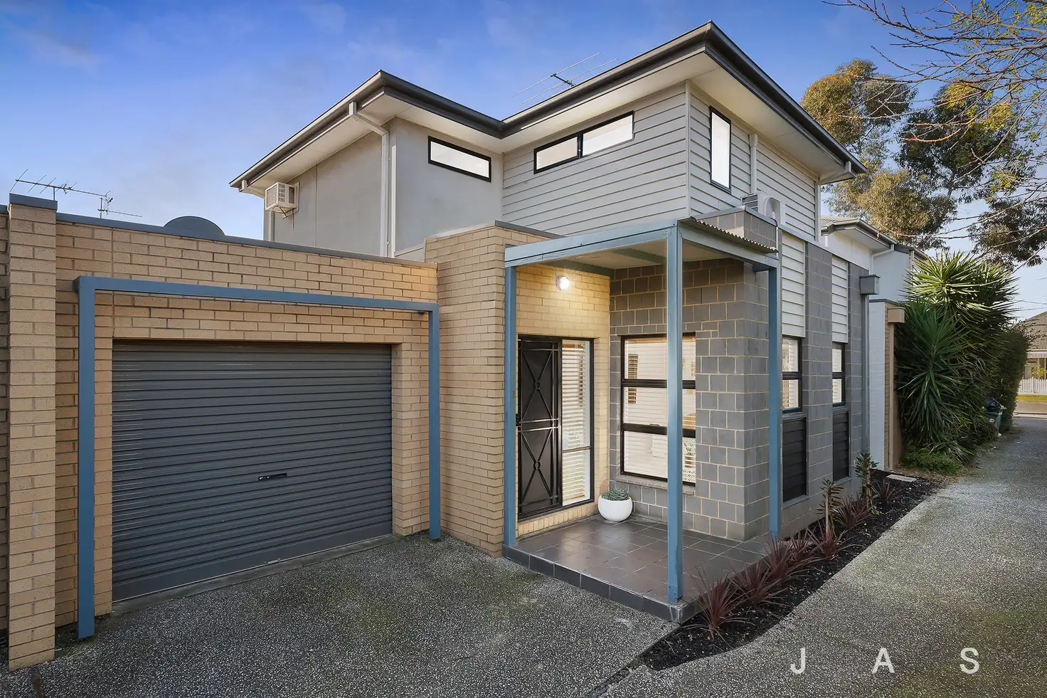 Main view of Homely townhouse listing, 2/24 Bishop Street, Kingsville VIC 3012