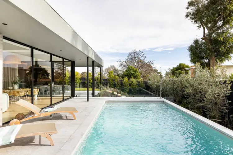 2/33 Bay Road, Mount Martha VIC 3934