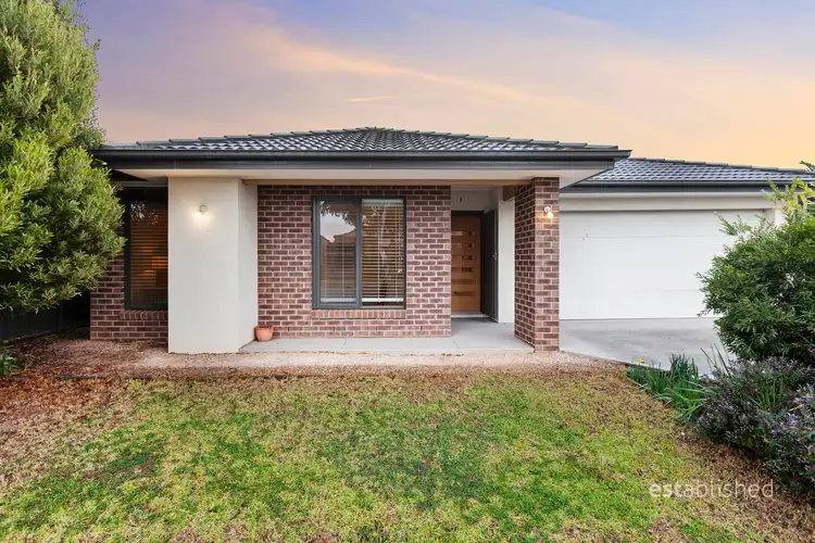 5 Saris Street, Manor Lakes VIC 3024