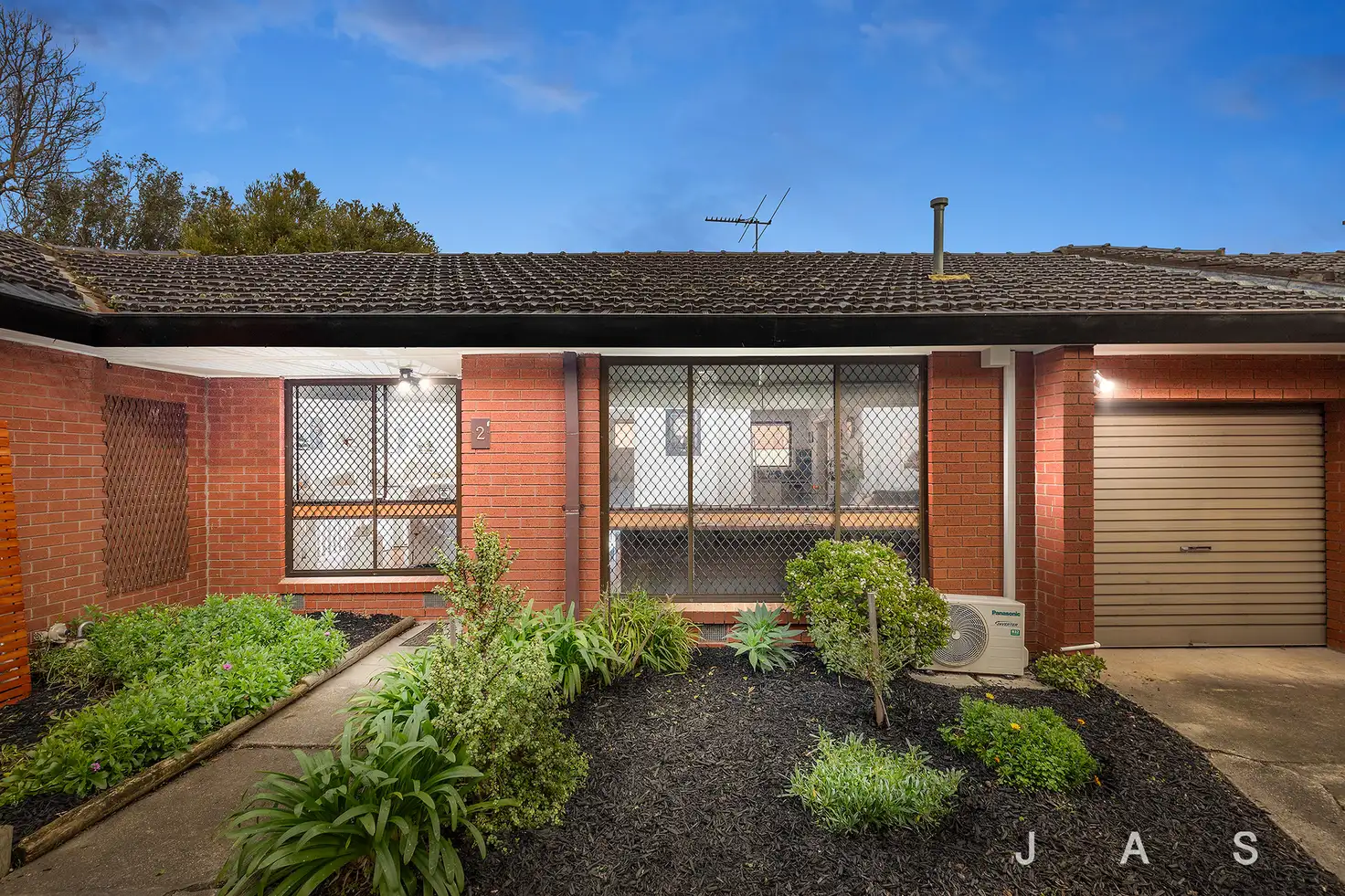 Main view of Homely villa listing, 2/27 Vernon Street, South Kingsville VIC 3015