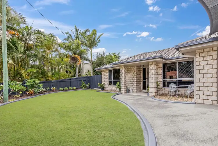 9 Saint Smith Road, Beachmere QLD 4510