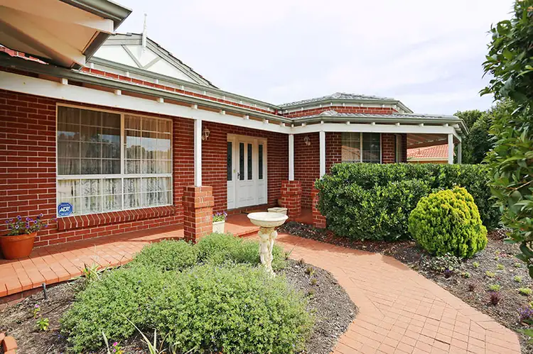 5 Birkdale Place, Pelican Point WA 6230
