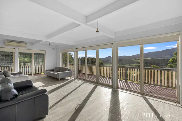 26 Alpine Boulevard