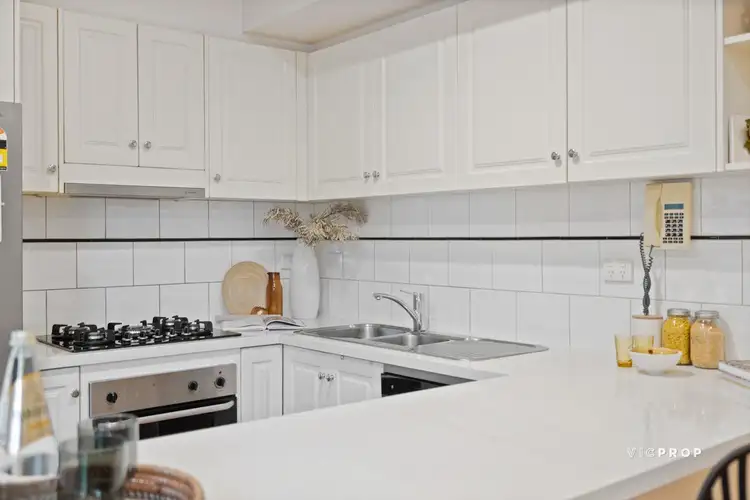 Sixth view of Homely townhouse listing, 2/183 Waiora Road, Heidelberg Heights VIC 3081