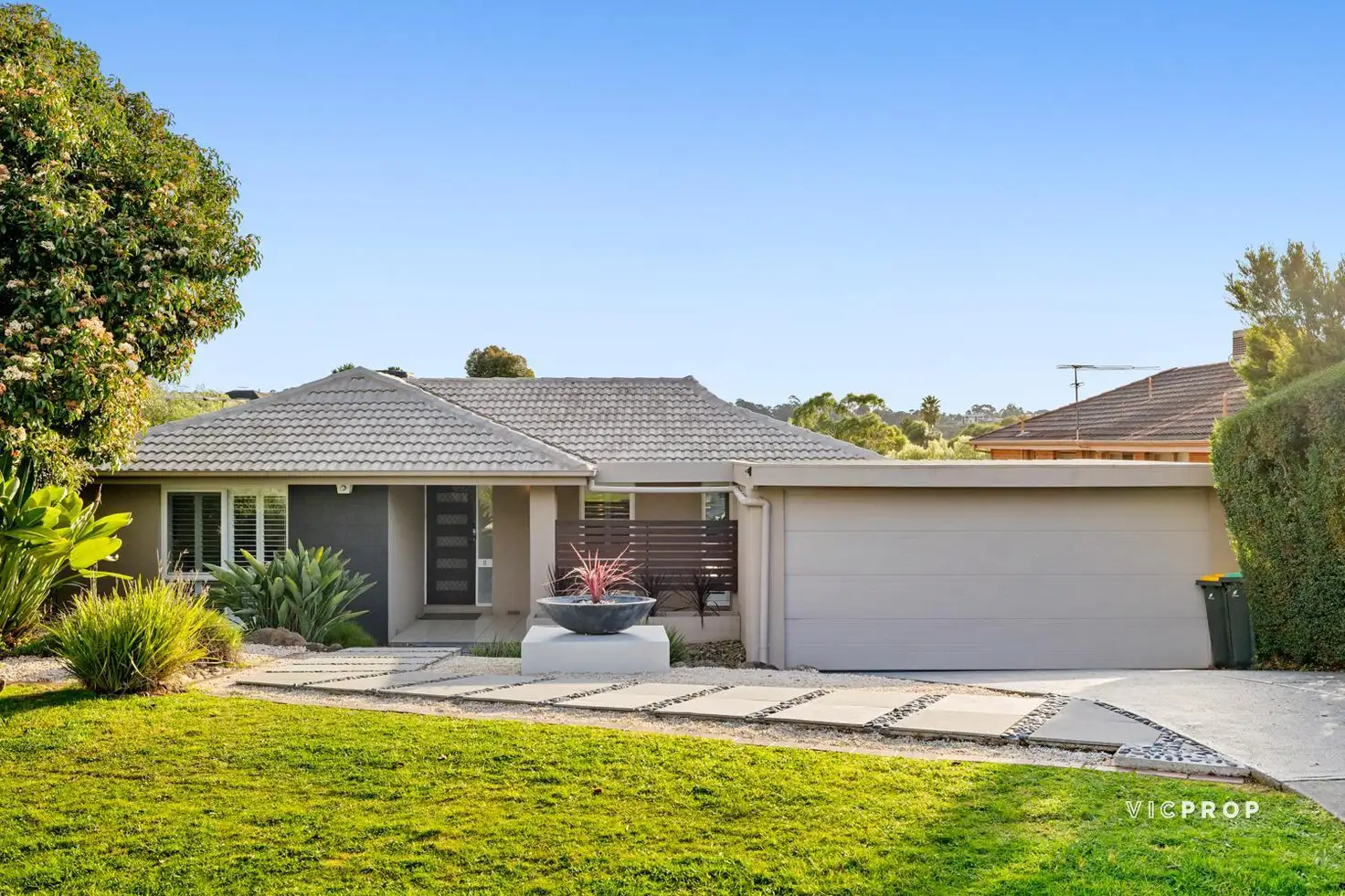 Main view of Homely house listing, 8 Donegal Court, Templestowe VIC 3106