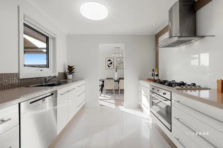Fifth view of Homely house listing, 8 Donegal Court, Templestowe VIC 3106
