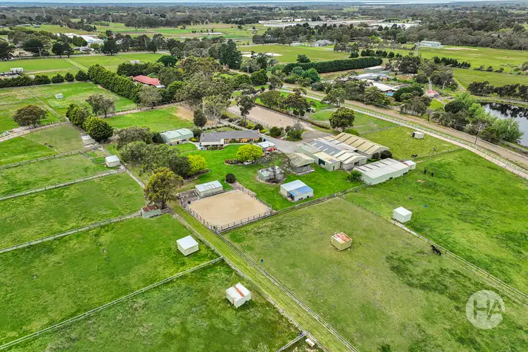 15 Oakhill Road East, Pearcedale VIC 3912
