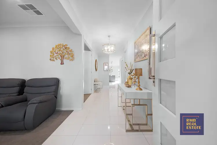 Main view of Homely house listing, 32 Dutch Avenue, Manor Lakes VIC 3024