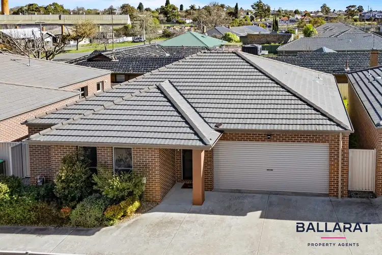2/714 Gregory Street, Soldiers Hill VIC 3350