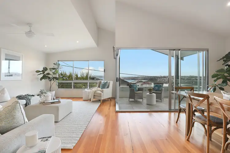 4 Pitt Road, North Curl Curl NSW 2099