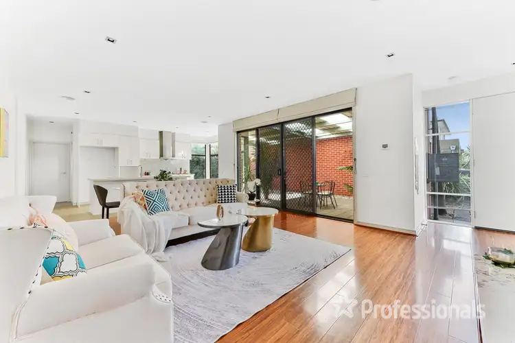 Second view of Homely house listing, 5 Linton Place, Mulgrave VIC 3170
