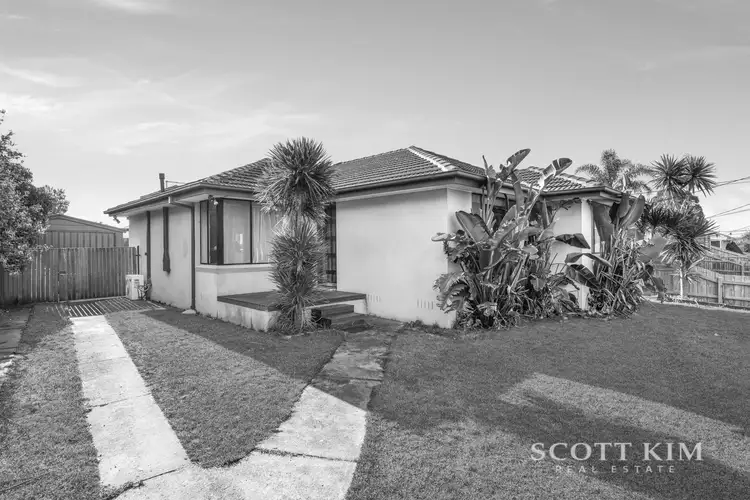 1 Gladesville Court, Dandenong North VIC 3175