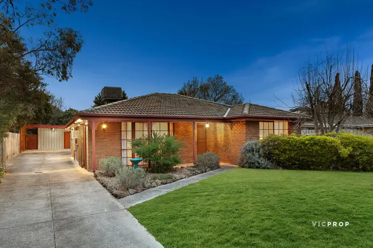 2 Hornbuckle Court, Ferntree Gully VIC 3156