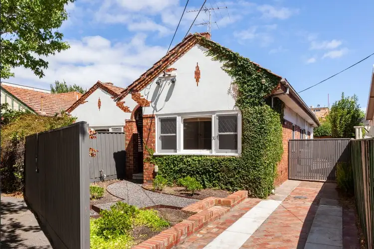 32 Westbury Grove, St Kilda East VIC 3183
