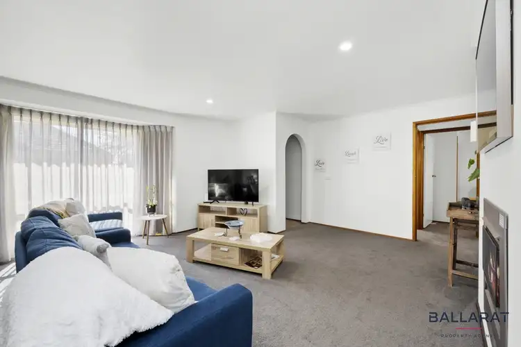 Fourth view of Homely unit listing, 1/30 Burnbank Street, Lake Wendouree VIC 3350