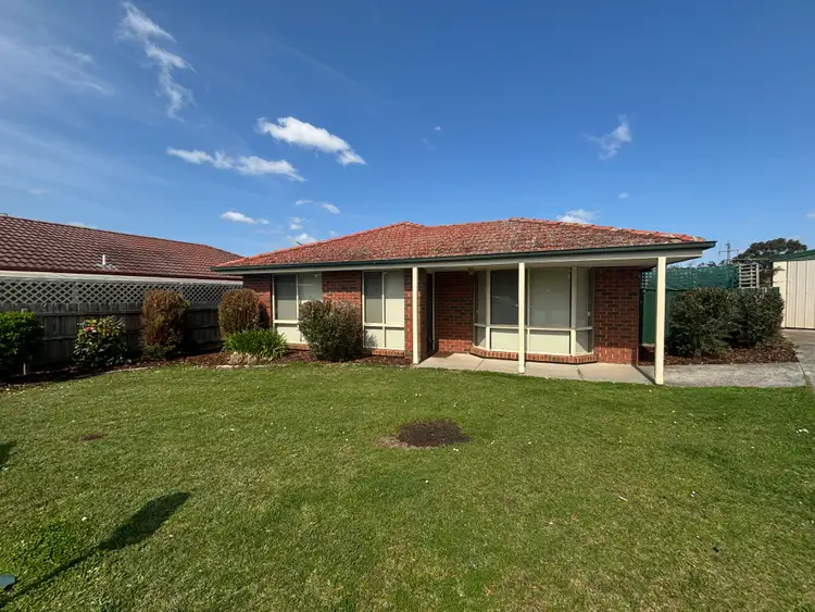 13 Montclaire Court, Pakenham VIC 3810