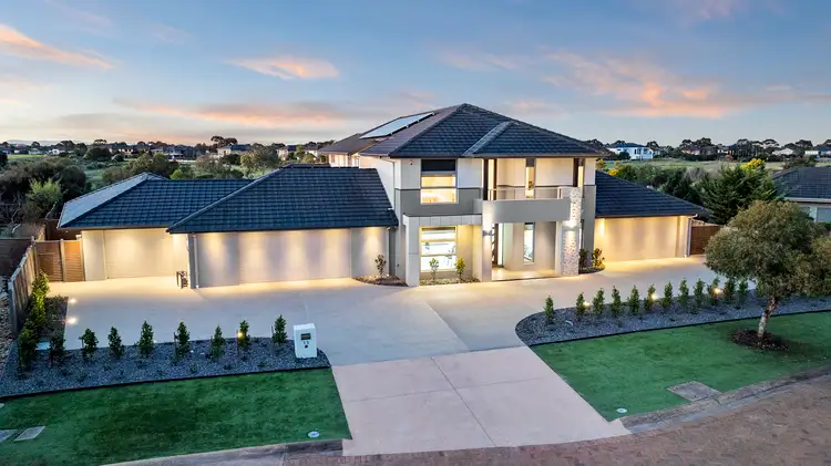 15 Greg Norman Drive, Sanctuary Lakes VIC 3030