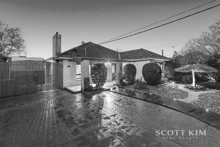 4 Henry Street, Brighton East VIC 3187
