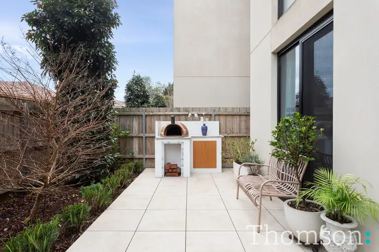8/247 Neerim Road, Carnegie VIC 3163