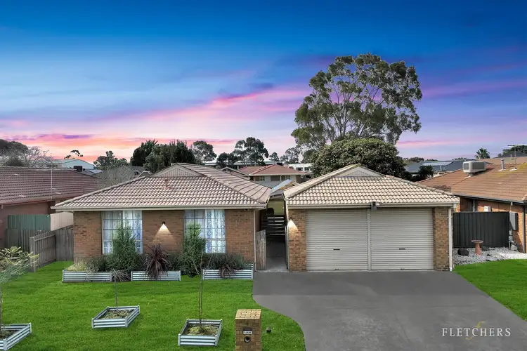 4 Evelyn Close, Melton West VIC 3337