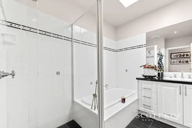 Sixth view of Homely unit listing, 2/25 Quaintance Street, Mount Waverley VIC 3149