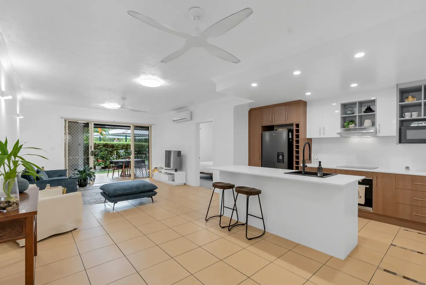 Main view of Homely unit listing, 23/1804 Captain Cook Highway, Clifton Beach QLD 4879