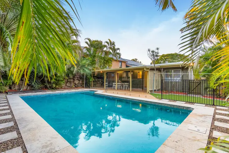 10 Disraeli Street, Indooroopilly QLD 4068