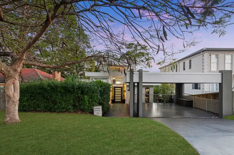 9 Eighth Avenue, St Lucia QLD 4067
