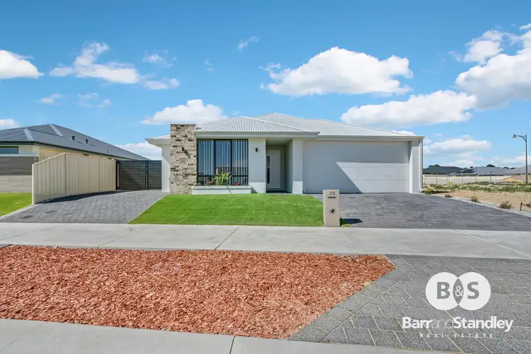 28 Robusta Road, Eaton WA 6232