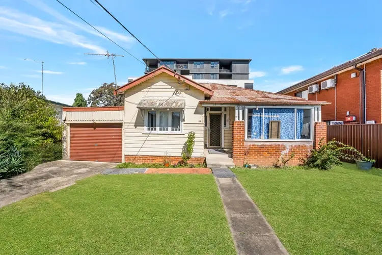 33 Wrentmore Street, Fairfield NSW 2165