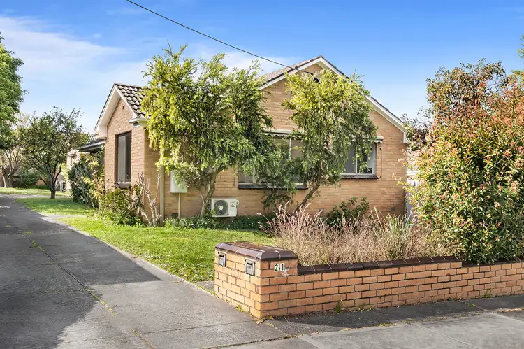 Main view of Homely villa listing, 1/21 Ashburn Grove, Ashburton VIC 3147