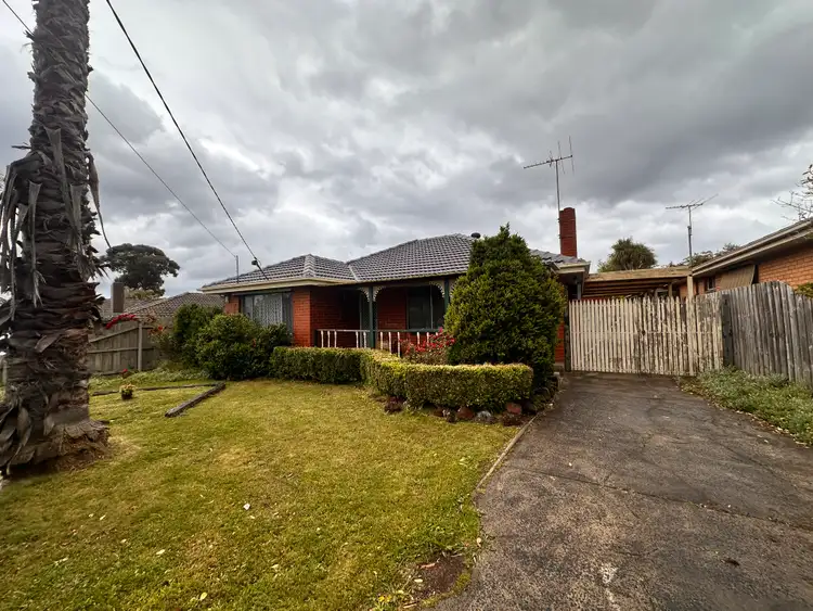 4 HARRY Street, Cranbourne VIC 3977