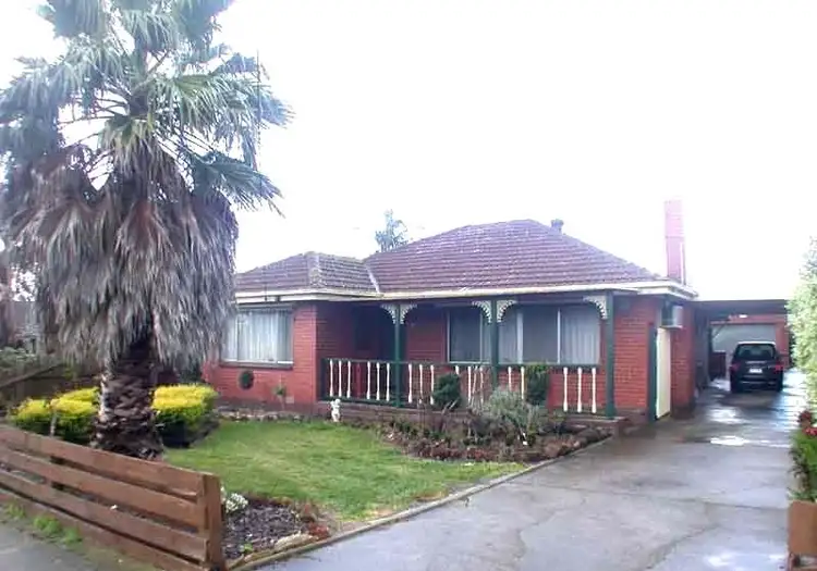 4 HARRY Street, Cranbourne VIC 3977