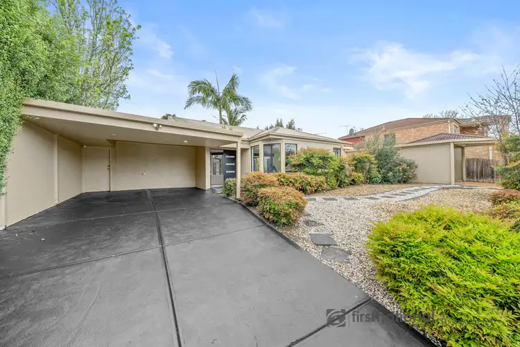 8 Wilona Way, Berwick VIC 3806