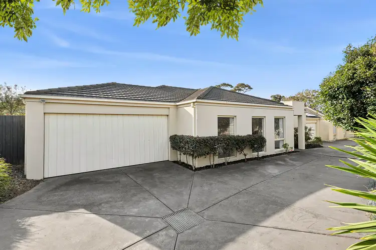 2/10 Macdonald Grove, Mornington VIC 3931