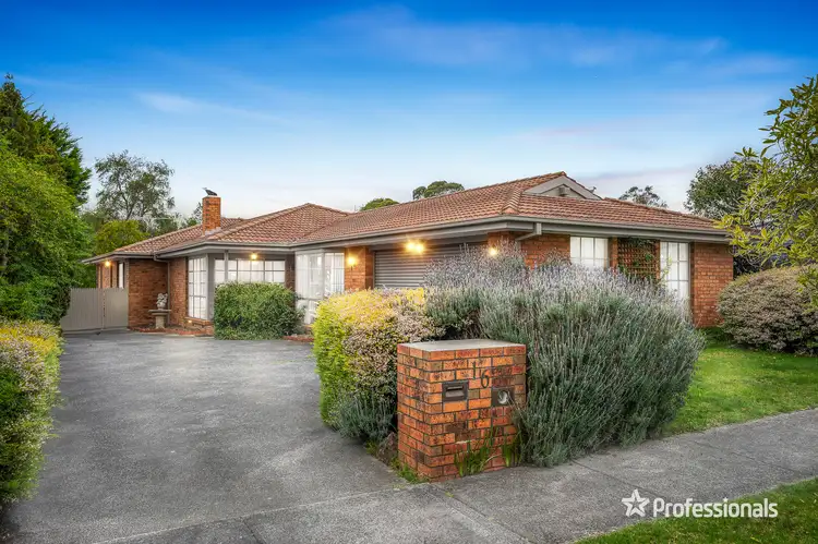 16 Bowen Court, Berwick VIC 3806