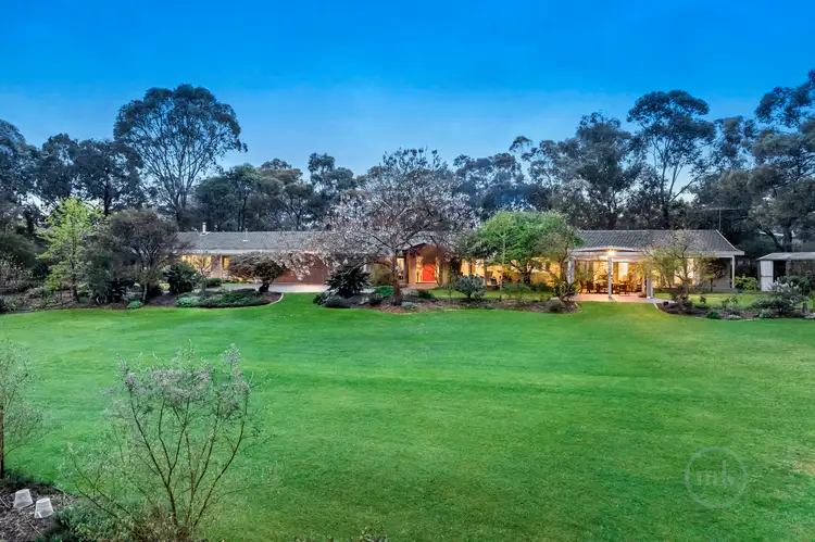 216 Old Eltham Road, Lower Plenty VIC 3093