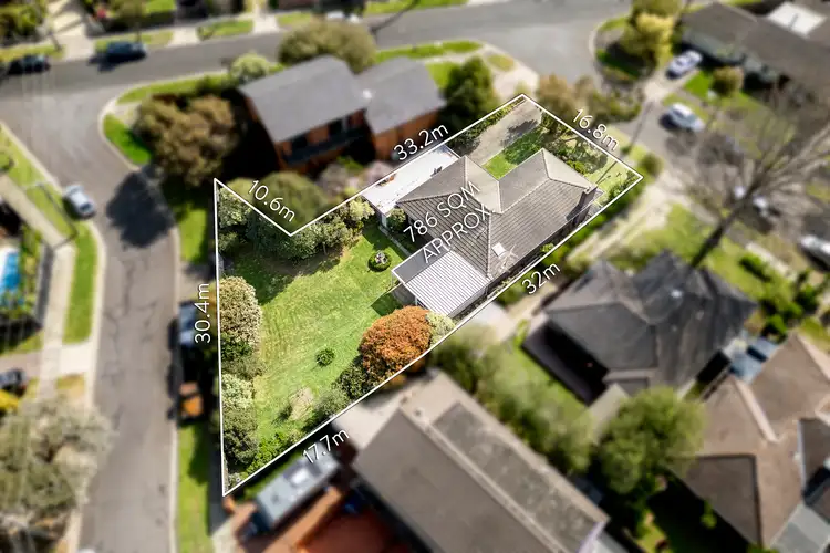 4 Coral Court, Cheltenham VIC 3192