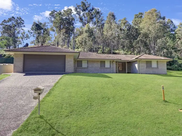 16 Smales Close, Kooralbyn QLD 4285